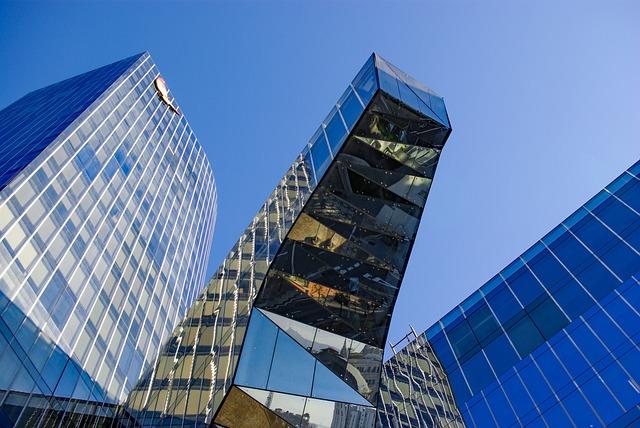 Essential Barcelona Travel Guide: Navigate the Best Sights, Flavors, and Experiences